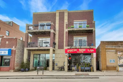4880 N Clark St #2A, Chicago, IL 60640