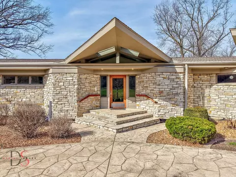 Exterior - 2778 E 1779th Rd, Ottawa, IL 61350 photo 3 of 6