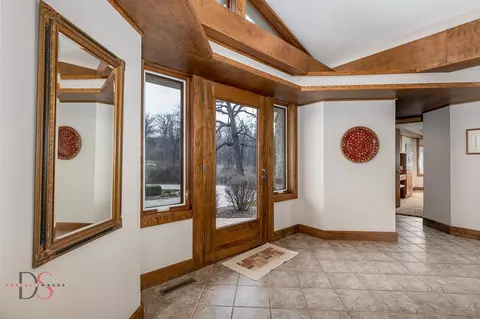 Entry Way - 2778 E 1779th Rd, Ottawa, IL 61350 photo 2 of 3