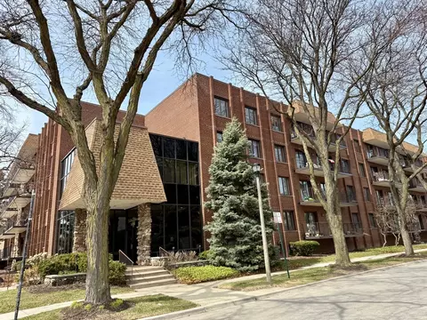 5200 Oakton St #105, Skokie, IL 60077
