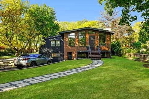 605 Illinois Rd, Wilmette, IL 60091