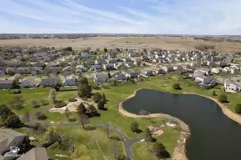 View/Area - 2813 Twin Falls Dr, Plainfield, IL 60586 photo 2 of 8