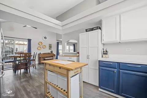 Kitchen - 2813 Twin Falls Dr, Plainfield, IL 60586 photo 3 of 4