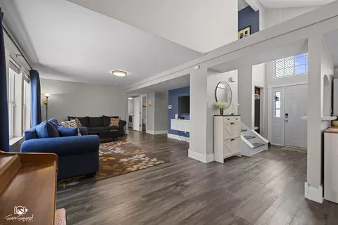 Entry Way - 2813 Twin Falls Dr, Plainfield, IL 60586 photo 1 of 4