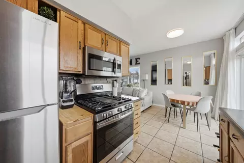 Kitchen - 14032 Danbury Dr, Plainfield, IL 60544 photo 3 of 3