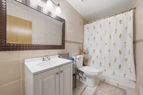 Bath - 14032 Danbury Dr, Plainfield, IL 60544 photo 3 of 3