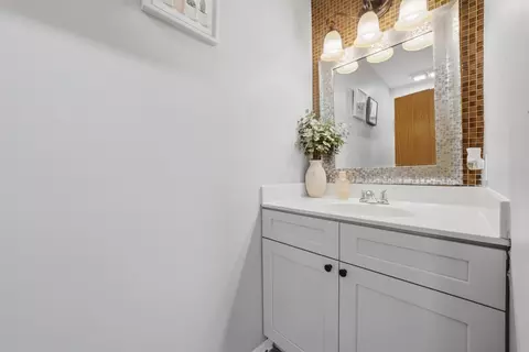 Bath - 14032 Danbury Dr, Plainfield, IL 60544 photo 1 of 3