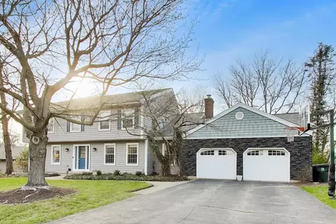 924 Glen Oak Dr, Sleepy Hollow, IL 60118