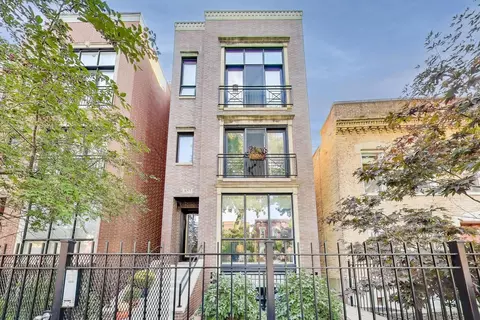 857 N Hermitage Ave #2, Chicago, IL 60622
