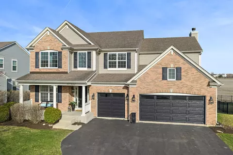 9612 Baumgartner St, Huntley, IL 60142