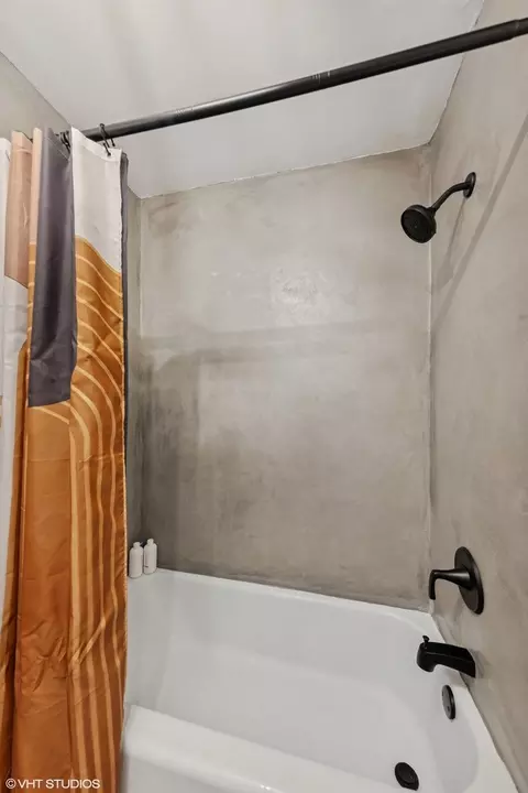 Bath - 111 E Chestnut St #21B, Chicago, IL 60611 photo 2 of 2