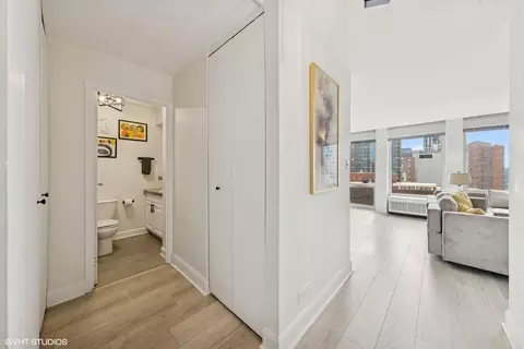 Entry Way - 111 E Chestnut St #21B, Chicago, IL 60611 photo 2 of 2