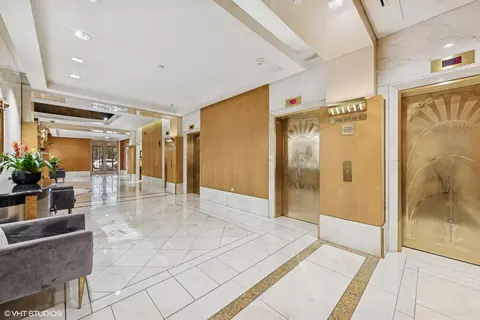 Entry Way - 111 E Chestnut St #21B, Chicago, IL 60611 photo 1 of 2