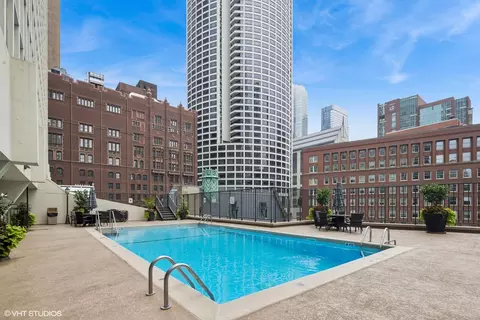Exterior - 111 E Chestnut St #21B, Chicago, IL 60611 photo 3 of 3