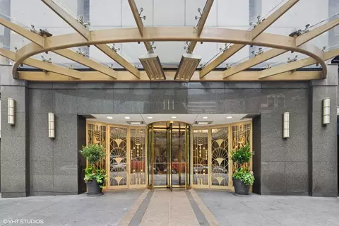 111 E Chestnut St #21B, Chicago, IL 60611