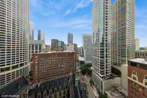 View/Area - 111 E Chestnut St #21B, Chicago, IL 60611 photo 1 of 2