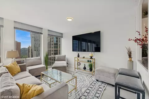 Living - 111 E Chestnut St #21B, Chicago, IL 60611 photo 4 of 4