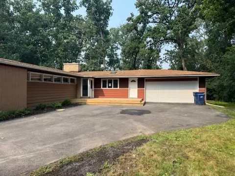 28450 N Shagbark Ln, Libertyville, IL 60048