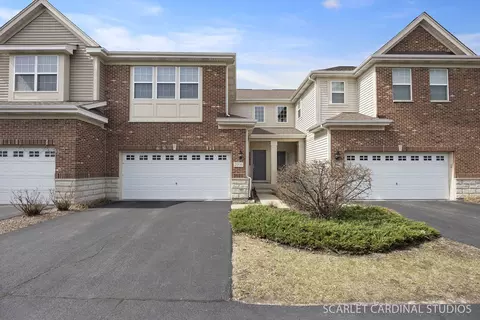 2996 Henley Ln, Naperville, IL 60540