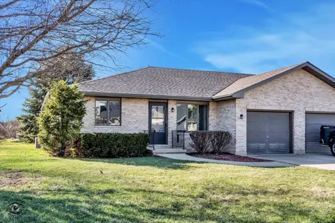 1343 Cannonball Trl, Yorkville, IL 60560