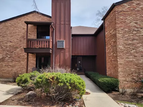 1 S055 Spring Rd #2D, Oakbrook Terrace, IL 60181