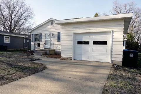 1009 Charles St, Rock Falls, IL 61071