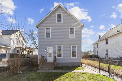 615 44th St, Rock Island, IL 61201