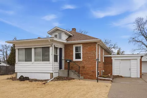 4301 17th Ave, Moline, IL 61265