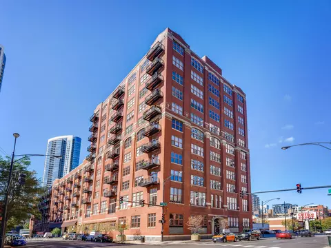 360 W Illinois St #8F, Chicago, IL 60654