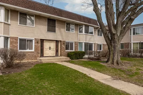 3008 Roberts Dr #1, Woodridge, IL 60517