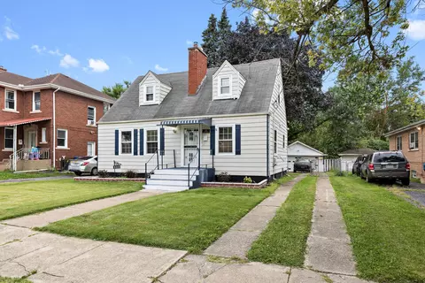 320 Streamside Dr, Harvey, IL 60426