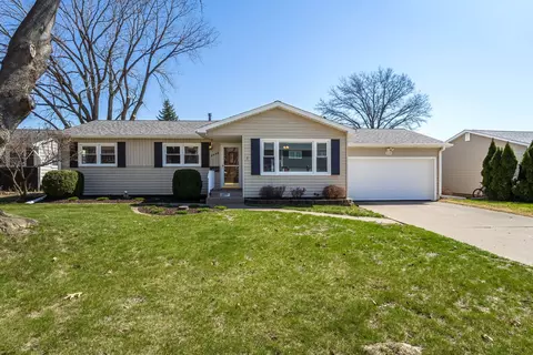 2690 9th St, East Moline, IL 61244