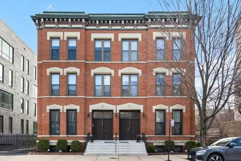 1867 N Halsted St #2S, Chicago, IL 60614