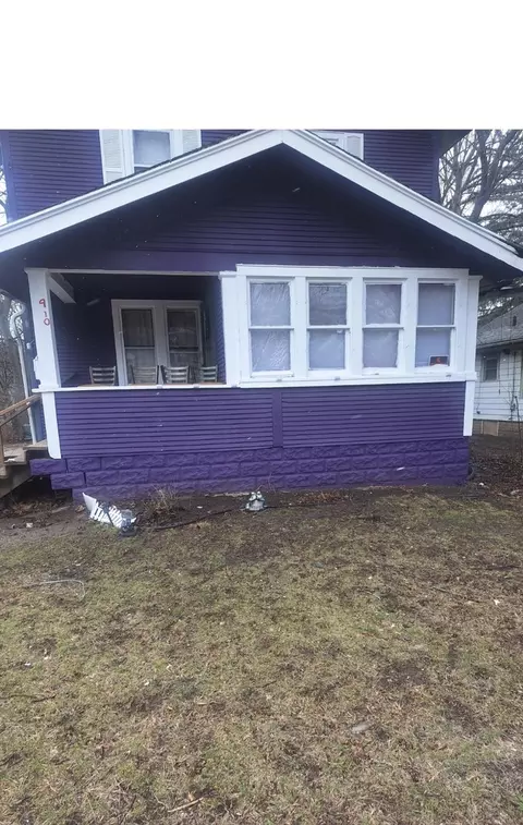 910 Furman St, Rockford, IL 61101