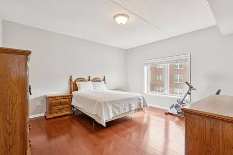 Bedroom - 1277 E Thacker St #303, Des Plaines, IL 60016 photo 1 of 4
