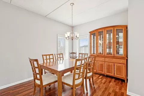 Dining - 1277 E Thacker St #303, Des Plaines, IL 60016 photo 1 of 1