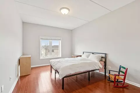 Bedroom - 1277 E Thacker St #303, Des Plaines, IL 60016 photo 3 of 4