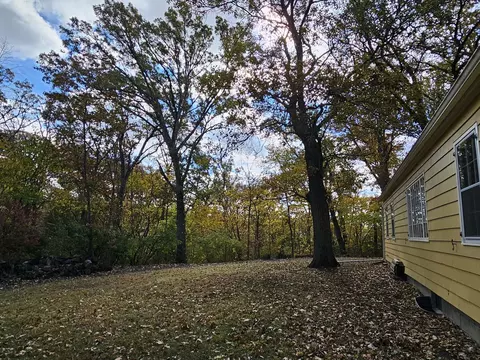 Exterior - 404 Oak Dr, Roberts, IL 60962 photo 8 of 9