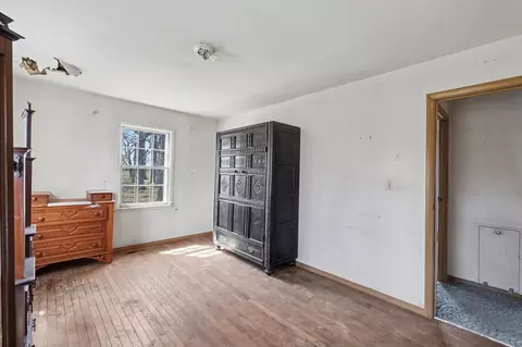 Bedroom - 404 Oak Dr, Roberts, IL 60962 photo 4 of 6