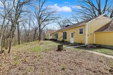 Exterior - 404 Oak Dr, Roberts, IL 60962 photo 5 of 9