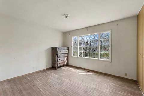 Bedroom - 404 Oak Dr, Roberts, IL 60962 photo 5 of 6