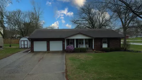 460 S Ralph St, Watseka, IL 60970