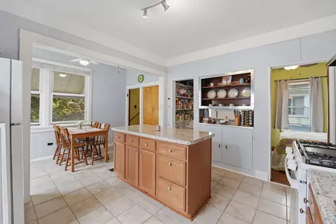 Kitchen - 4140 Anna Ave, Lyons, IL 60534 photo 4 of 5