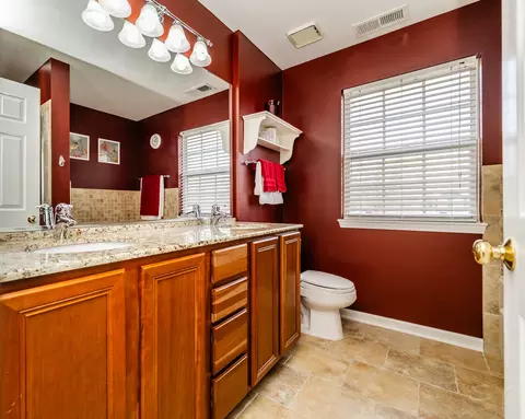 Bath - 274 Wildspring Ct, Itasca, IL 60143 photo 1 of 5