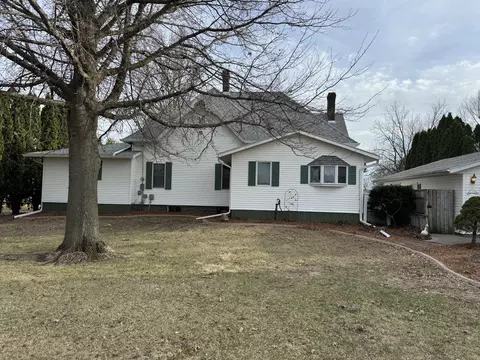 Exterior - 315 W 1st St, Bennett, IA 52721 photo 3 of 13