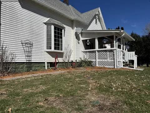Exterior - 315 W 1st St, Bennett, IA 52721 photo 11 of 13