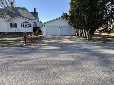 Exterior - 315 W 1st St, Bennett, IA 52721 photo 2 of 13
