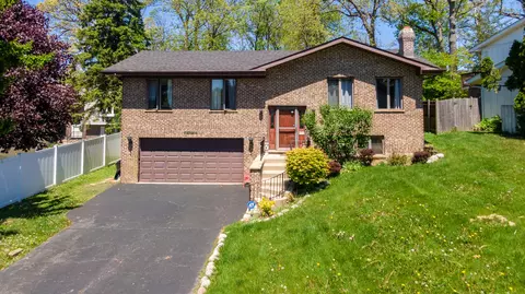 25172 W Columbia Bay Dr, Lake Villa, IL 60046
