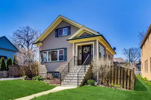 272 N Willow Rd, Elmhurst, IL 60126