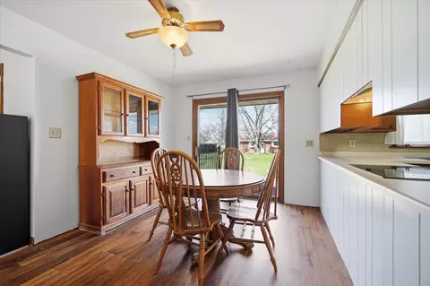 Dining - 308 Linden St, Dwight, IL 60420 photo 2 of 3